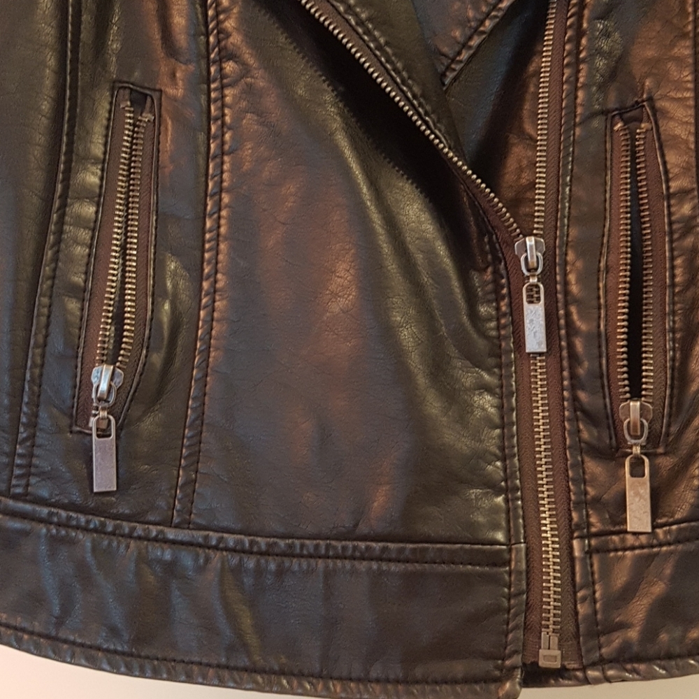 Leather vest - Picture 3 of 3